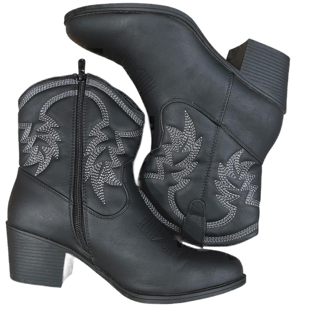 Black Cowboy Boots NWOT
